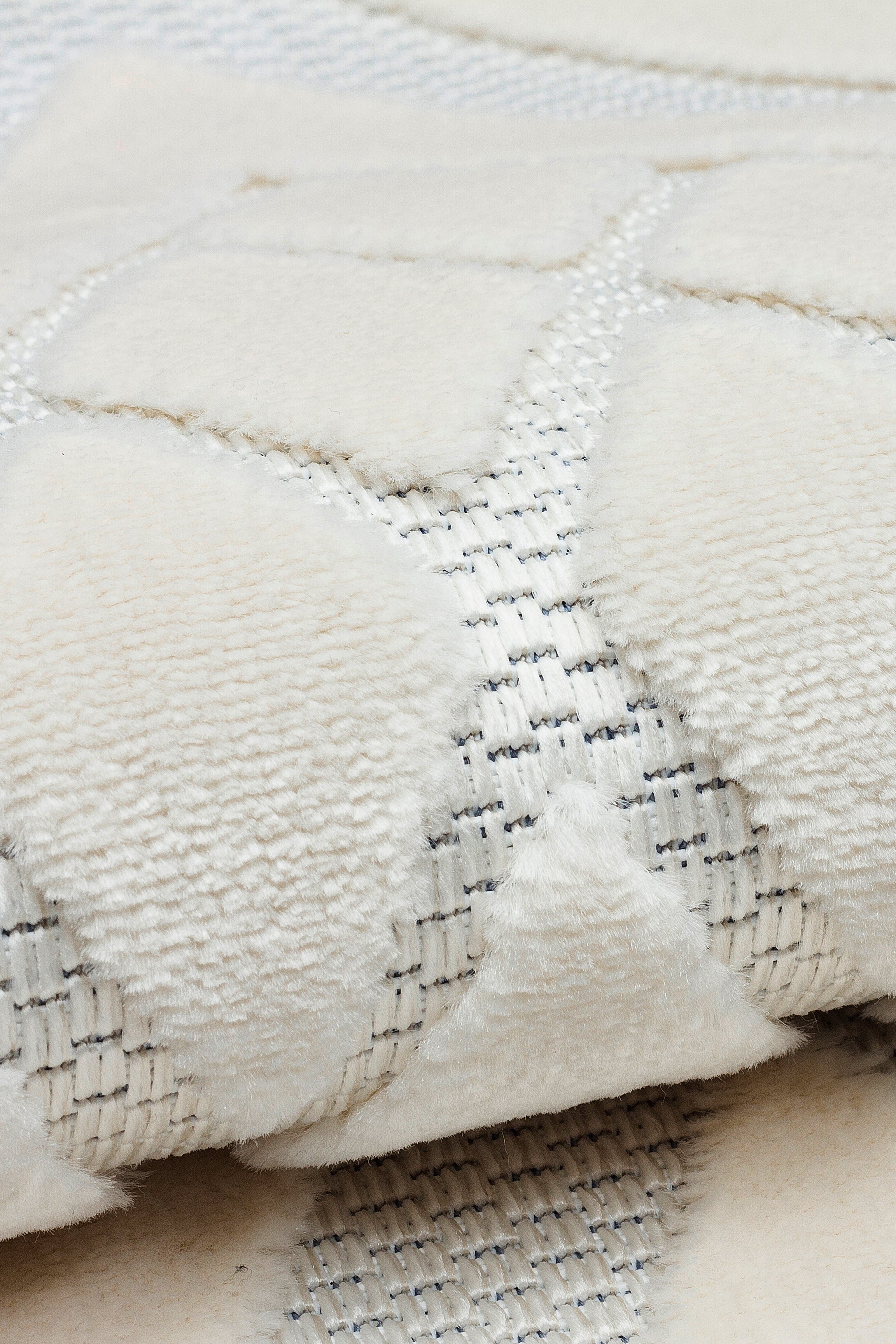 ARYA 5026-G-KREM Pamuk Dokuma Taban Geometrik Desenli Salon Halısı
