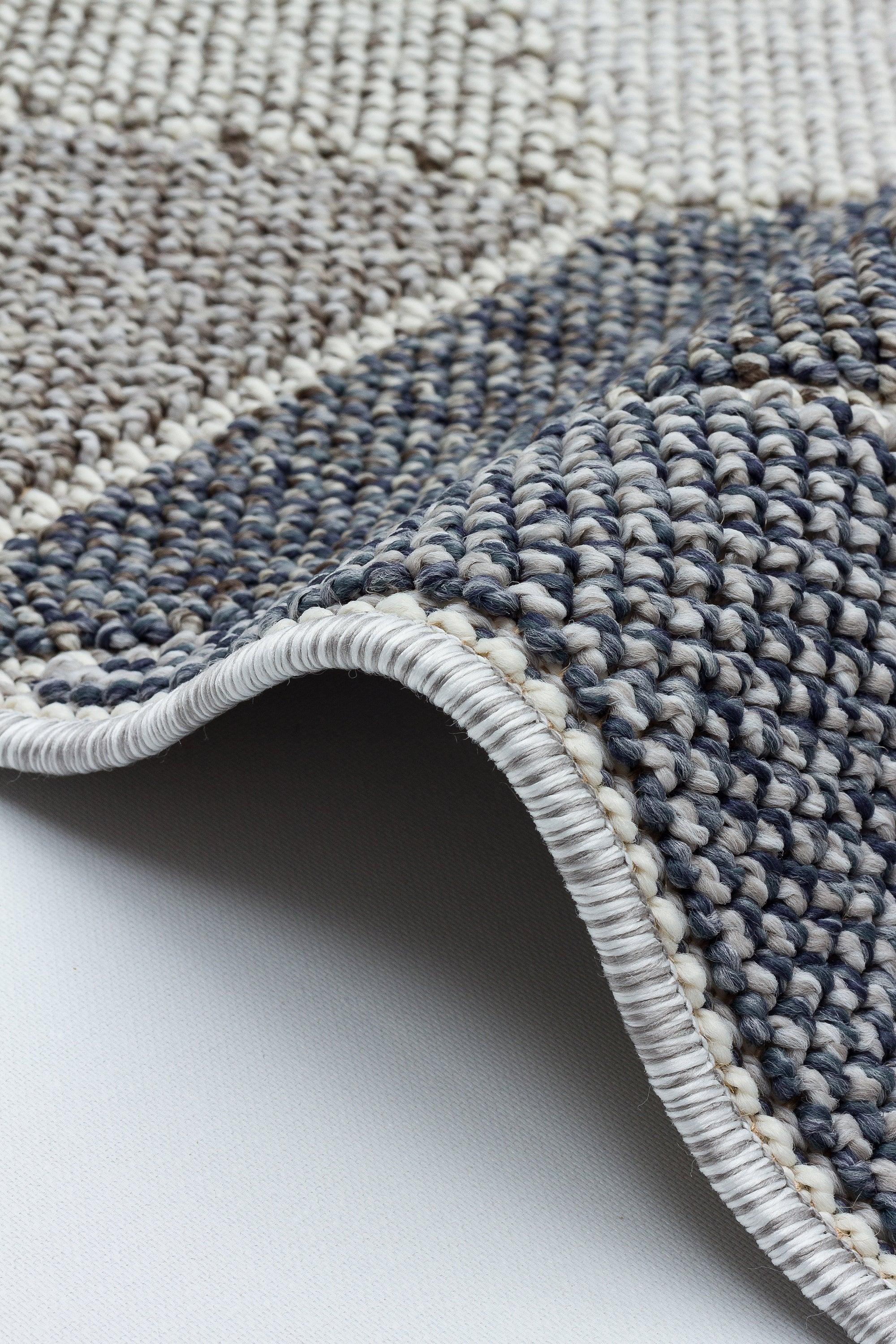 OSLO 5007-T GRİ/PUSLU MAVİ Yumuşak Bukle (Loop) Dokuma Geometrik Desenli Salon Mutfak Koridor Halısı