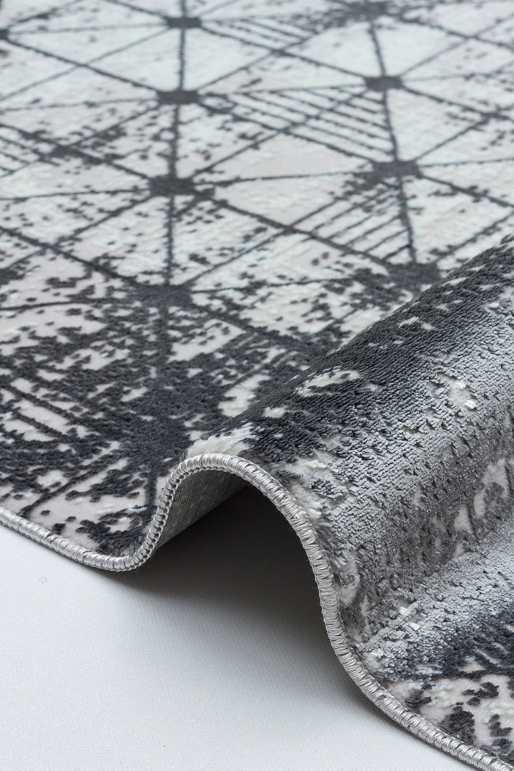 LOTUS 8018-T-GÜMÜŞ/GRİ Sentetik Bambu Parlak Saten Salon Koridor Mutfak Halısı