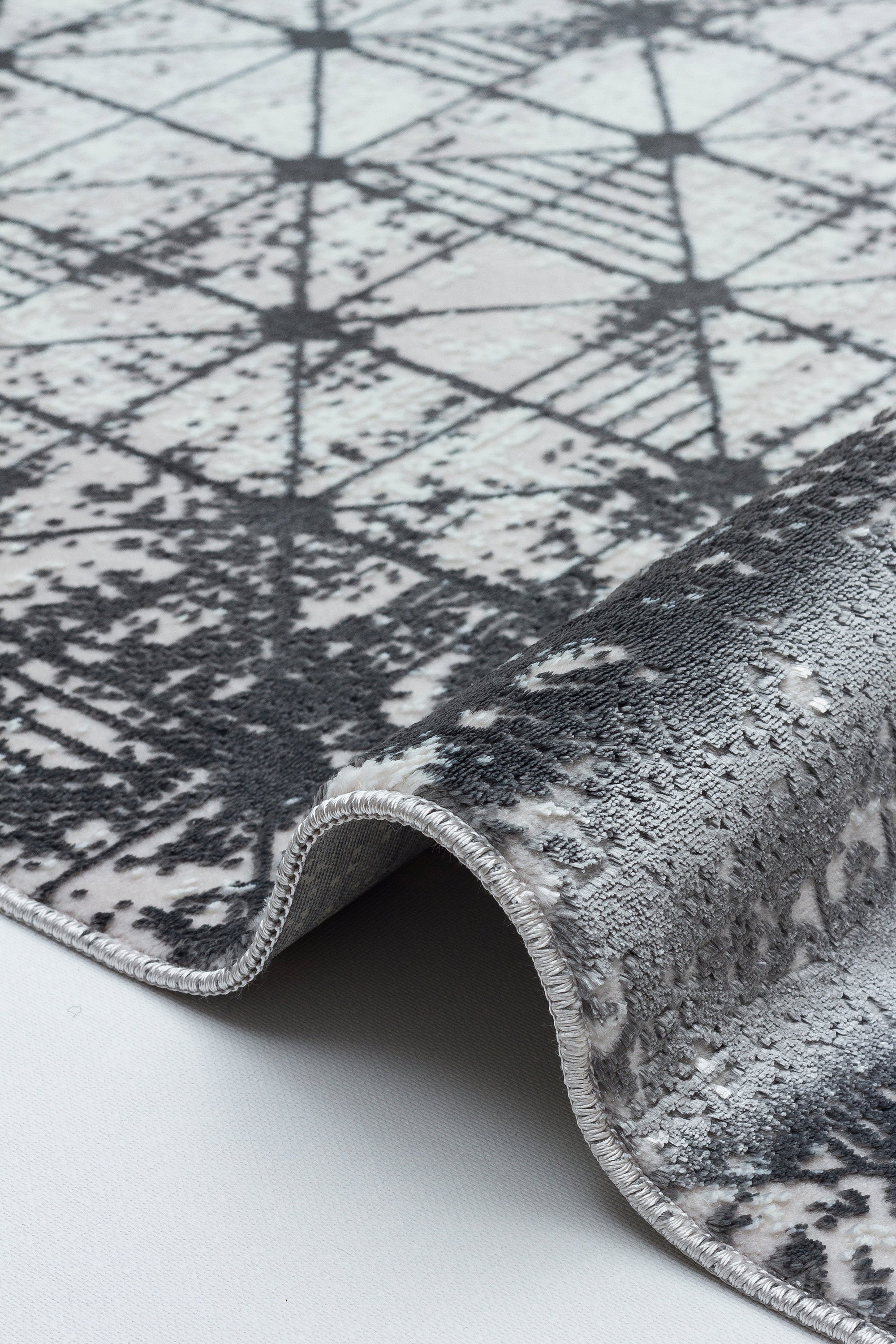 LOTUS 8018-T-GÜMÜŞ/GRİ Sentetik Bambu Parlak Saten Salon Koridor Mutfak Halısı