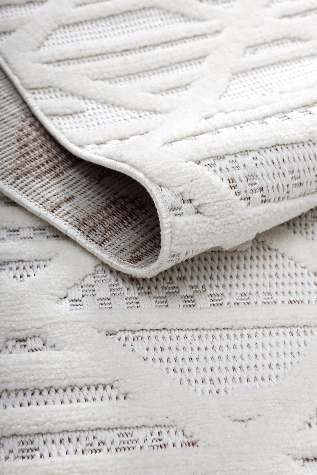 MİLAS C6-BEYAZ Kabartmalı Modern Geometrik Desenli Salon Koridor Mutfak Halısı