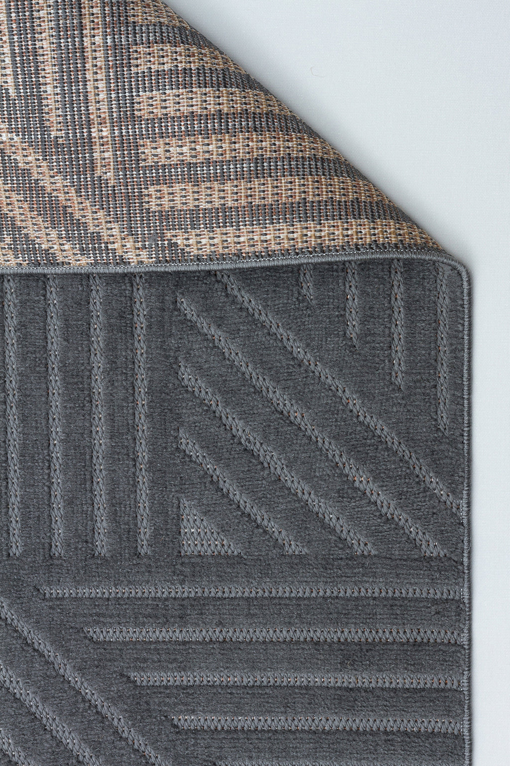 MİLAS C13-ANTRASİT Kabartmalı Modern Geometrik Desenli Salon Koridor Mutfak Halısı