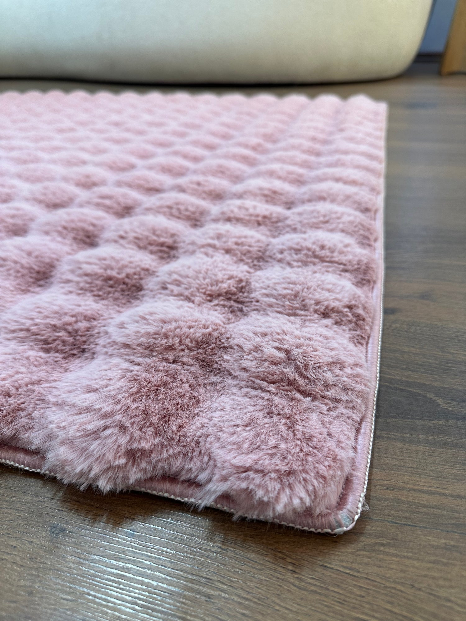 TAVŞAN BUBBLE - PUDRA KAYMAZ TABAN PUFFY SHAGGY YATAK ODASI HALISI