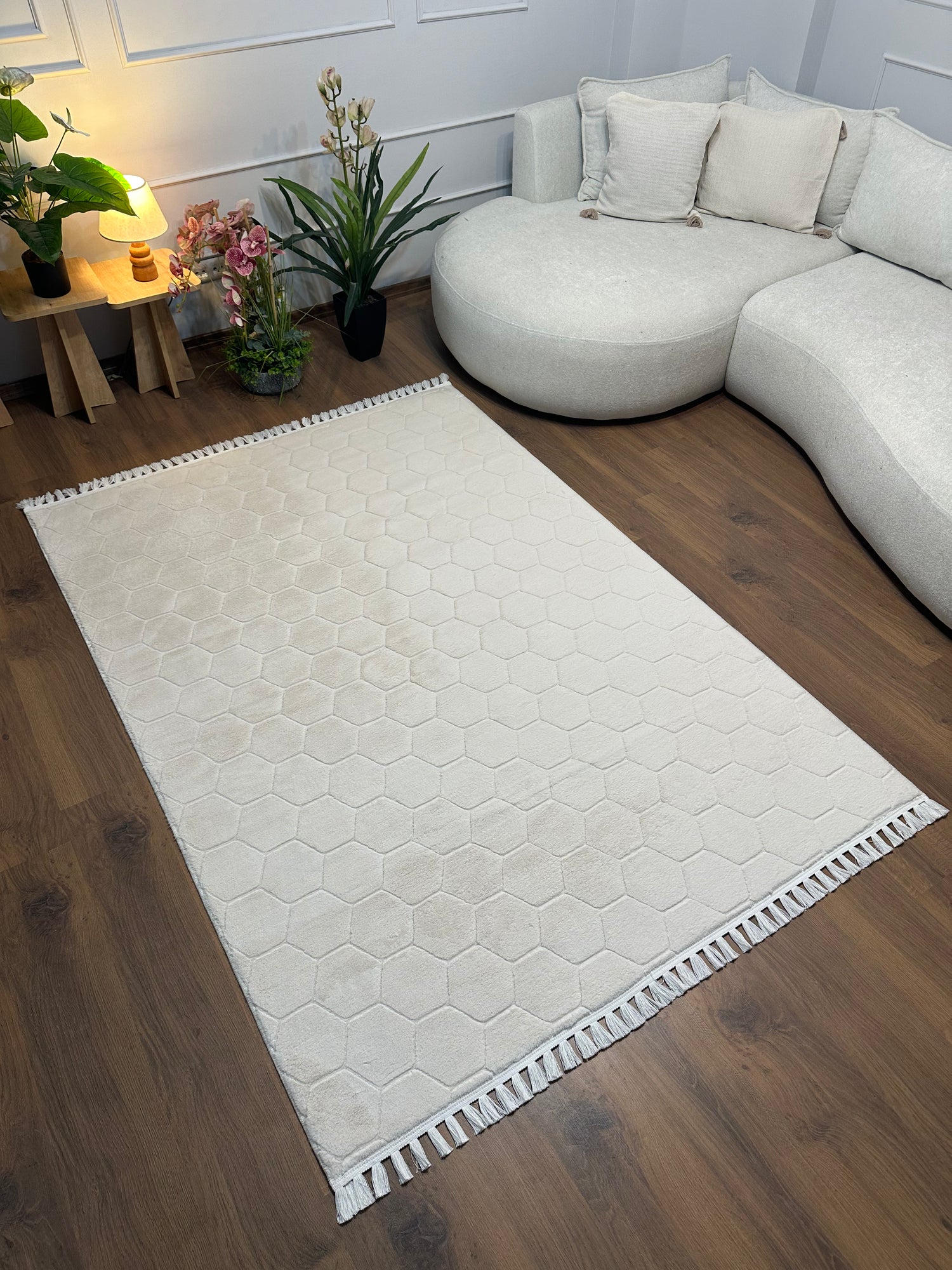 TAVŞAN PETEK - KREM KAYMAZ TABAN PUFFY SHAGGY YATAK ODASI HALISI