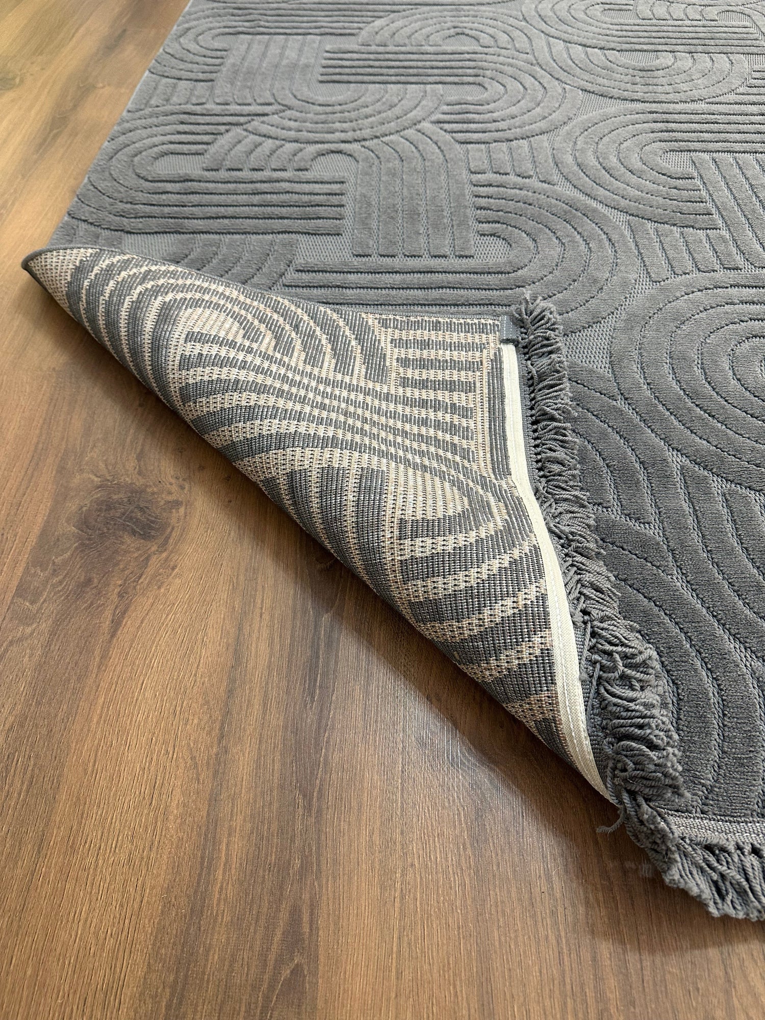 MİLAS C16-Kabartmalı Kaymaz Taban Modern Geometrik Desenli Salon Koridor Mutfak Halısı