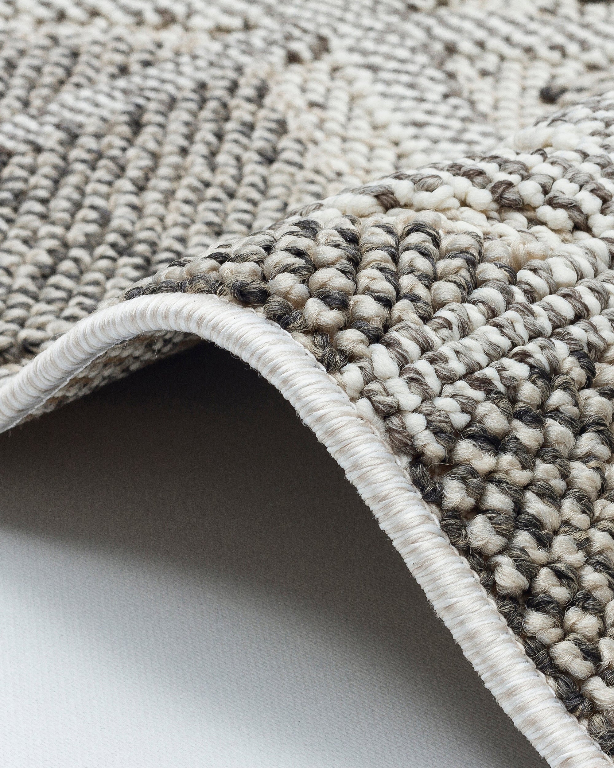 OSLO 5003-T GRİ/KREM Yumuşak Bukle (Loop) Dokuma Geometrik Desenli Salon Mutfak Koridor Halısı