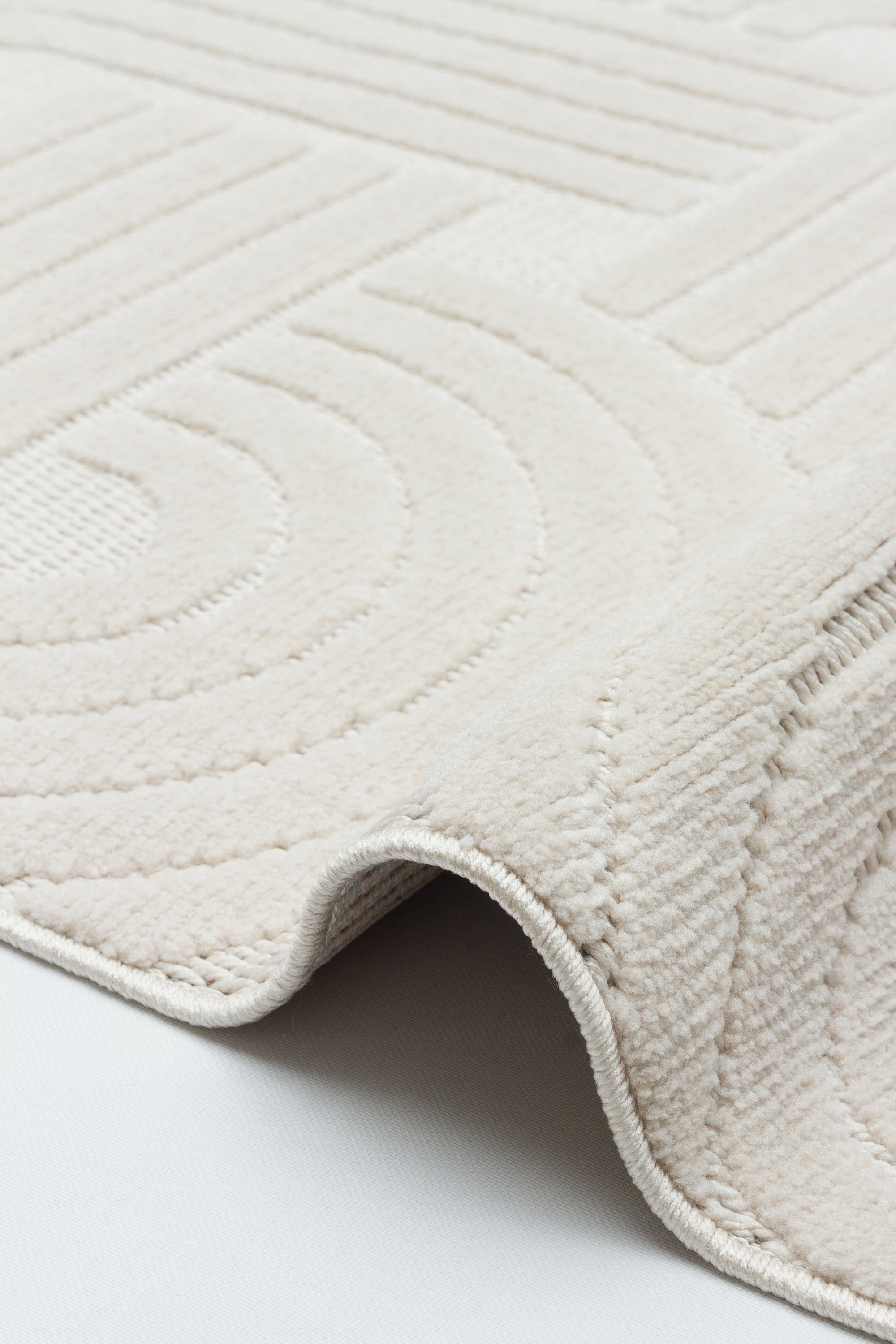 MİLAS C41-BEJ Kabartmalı Modern Geometrik Desenli Salon Koridor Mutfak Halısı