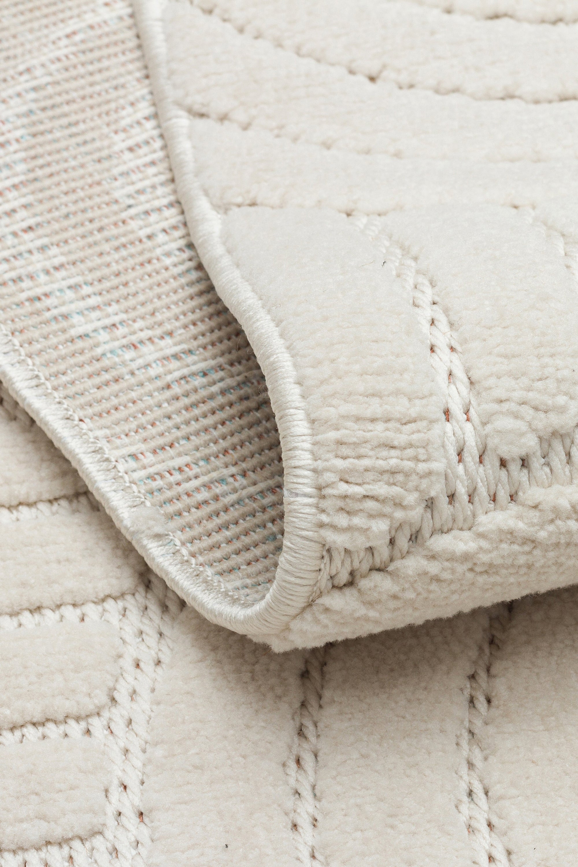 MİLAS C41-BEJ Kabartmalı Modern Geometrik Desenli Salon Koridor Mutfak Halısı