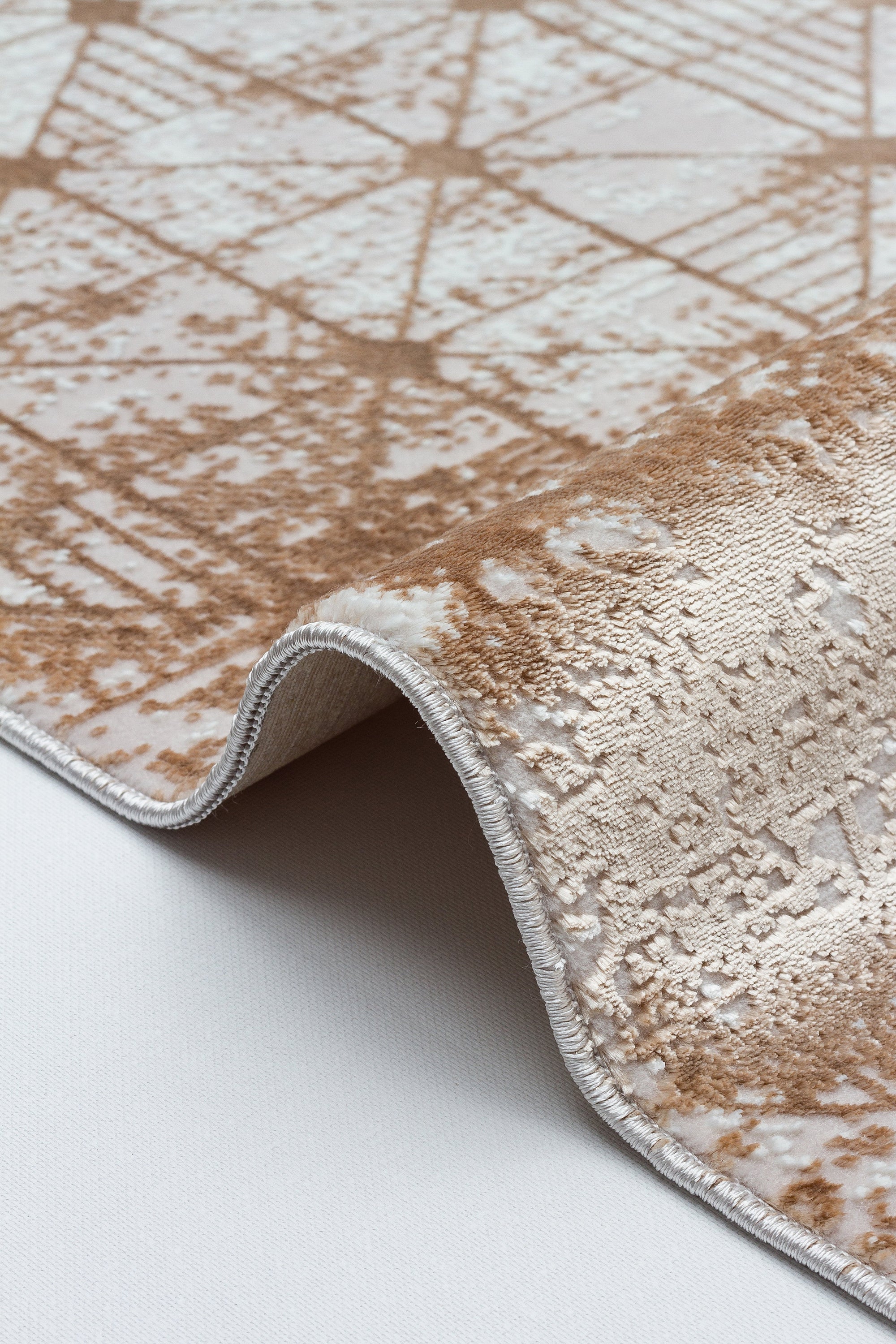 LOTUS 53T-KAHVE/KREM Sentetik Bambu Parlak Saten Salon Koridor Mutfak Halısı