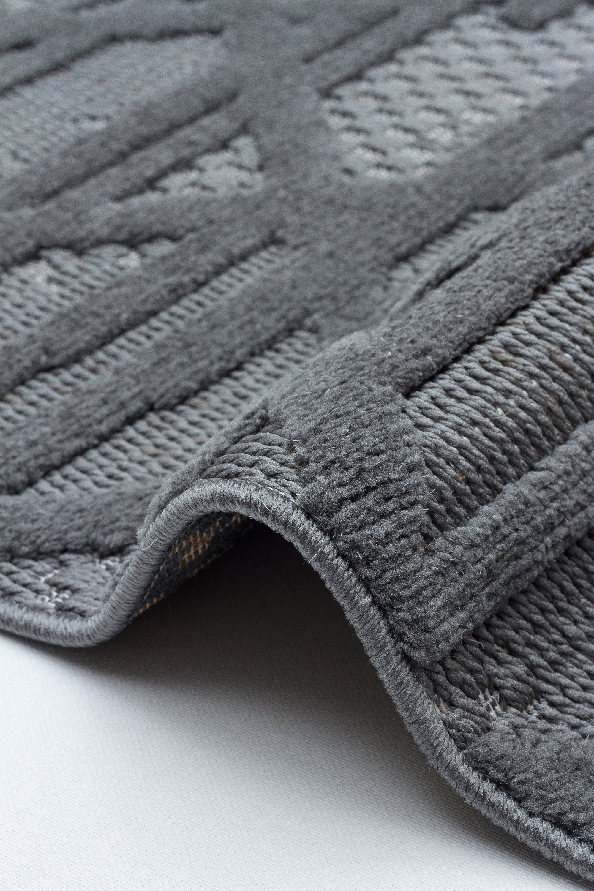 MİLAS C10-ANTRASİT Kabartmalı Modern Geometrik Desenli Salon Koridor Mutfak Halısı