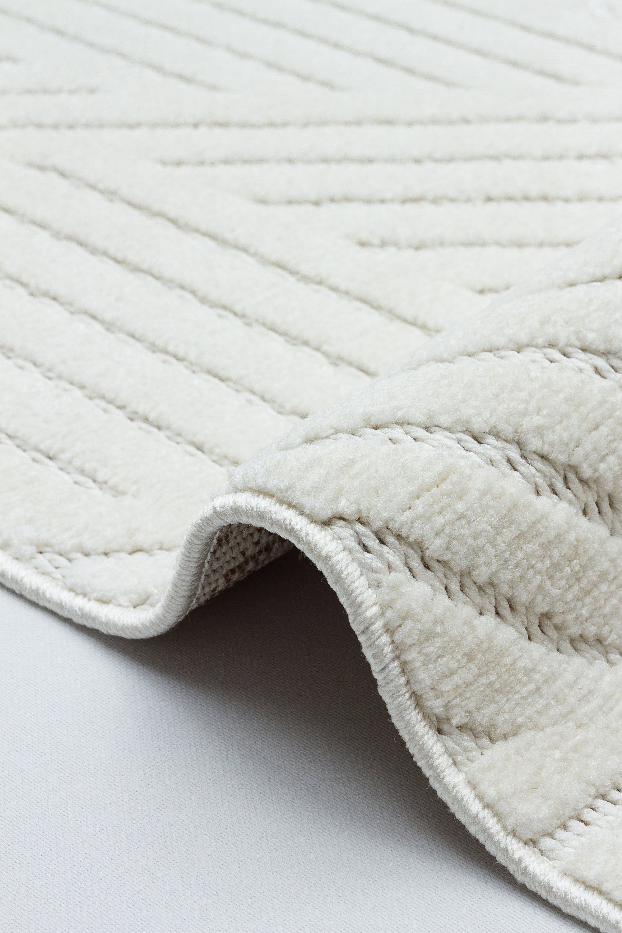 MİLAS C12-KREM Kabartmalı Modern Geometrik Desenli Salon Koridor Mutfak Halısı