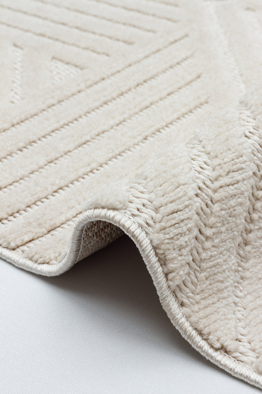 MİLAS C14-BEJ Kabartmalı Modern Geometrik Desenli Salon Koridor Mutfak Halısı