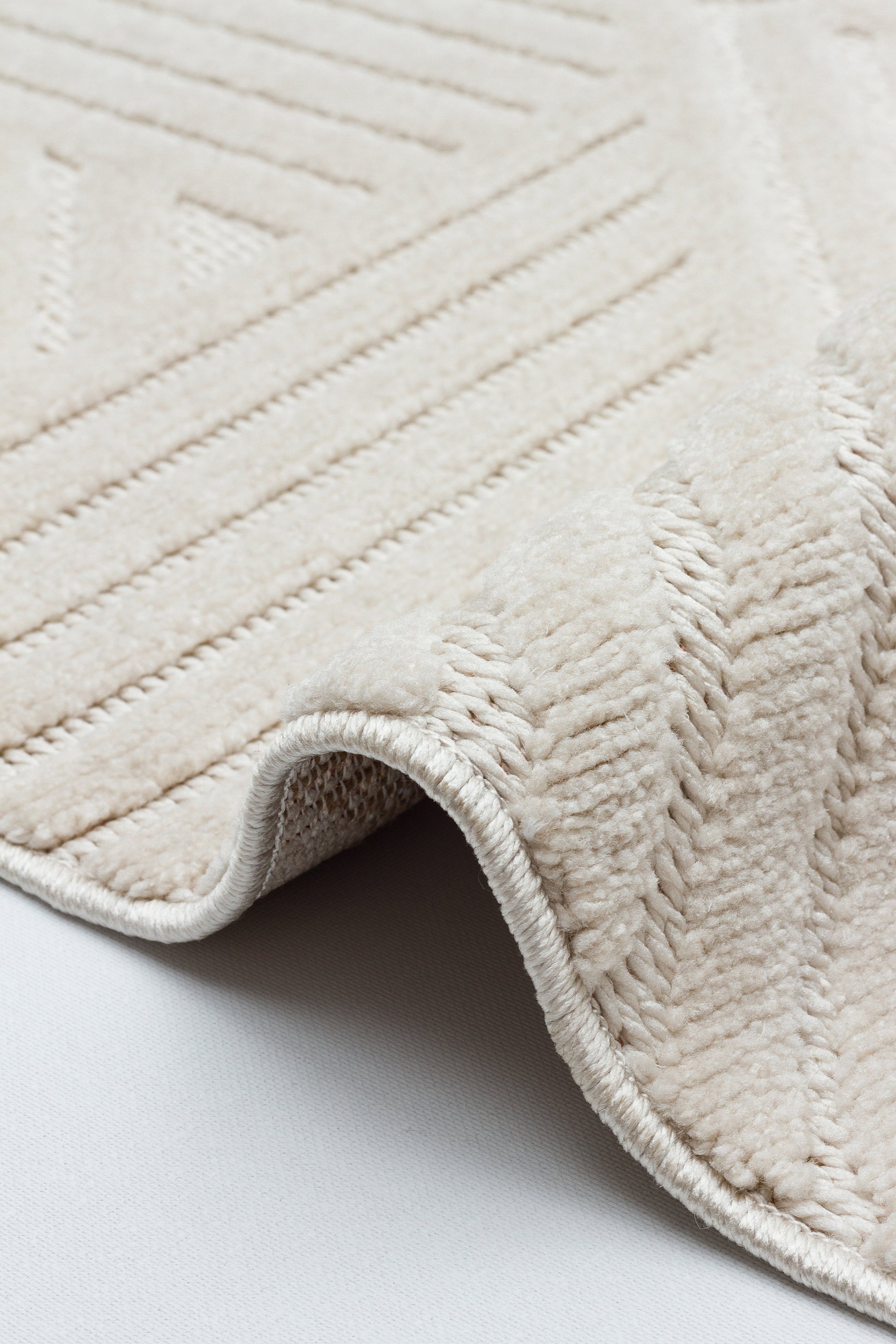 MİLAS C14-BEJ Kabartmalı Modern Geometrik Desenli Salon Koridor Mutfak Halısı