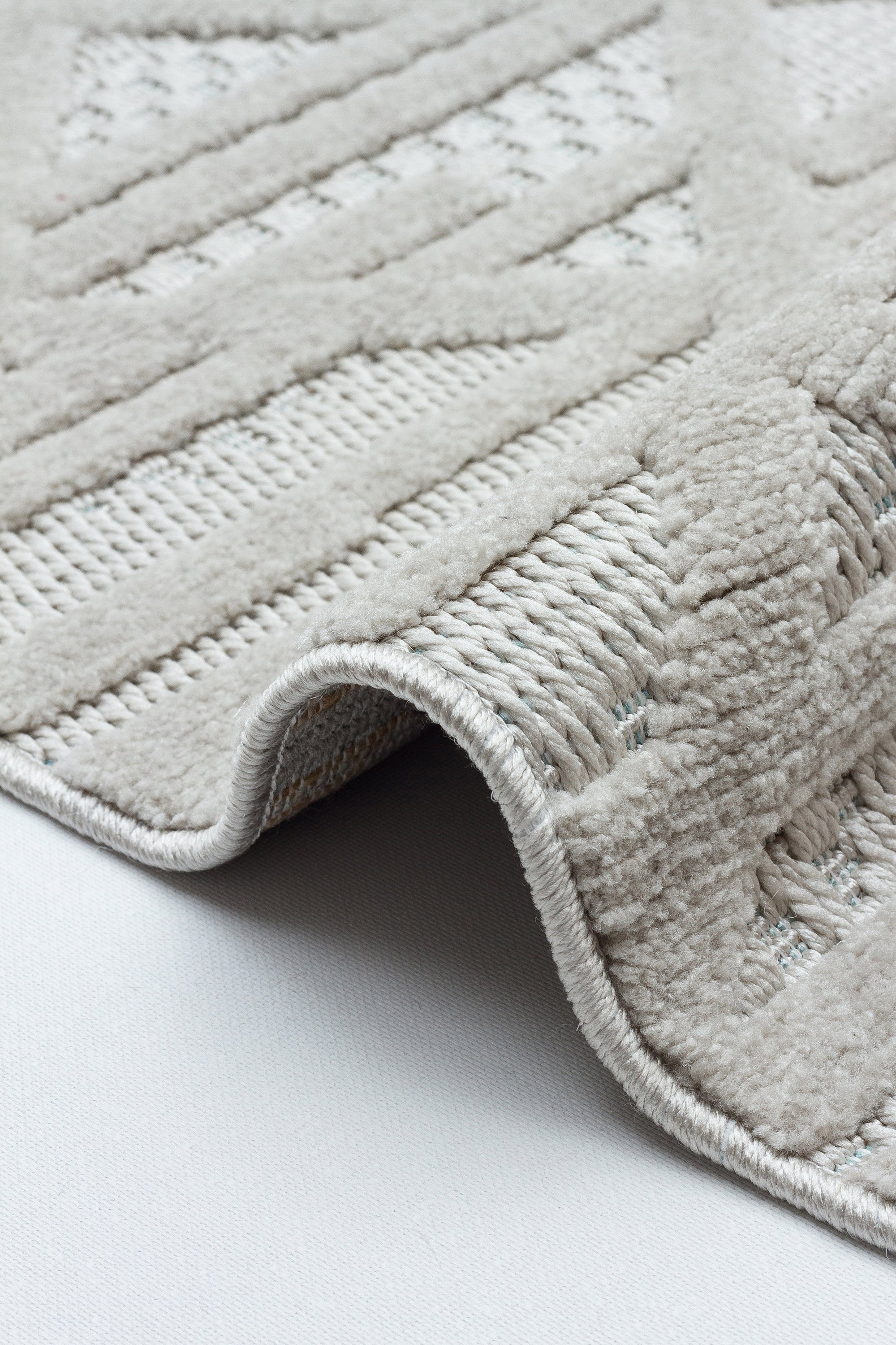 MİLAS C7-GRİ Kabartmalı Modern Geometrik Desenli Salon Koridor Mutfak Halısı