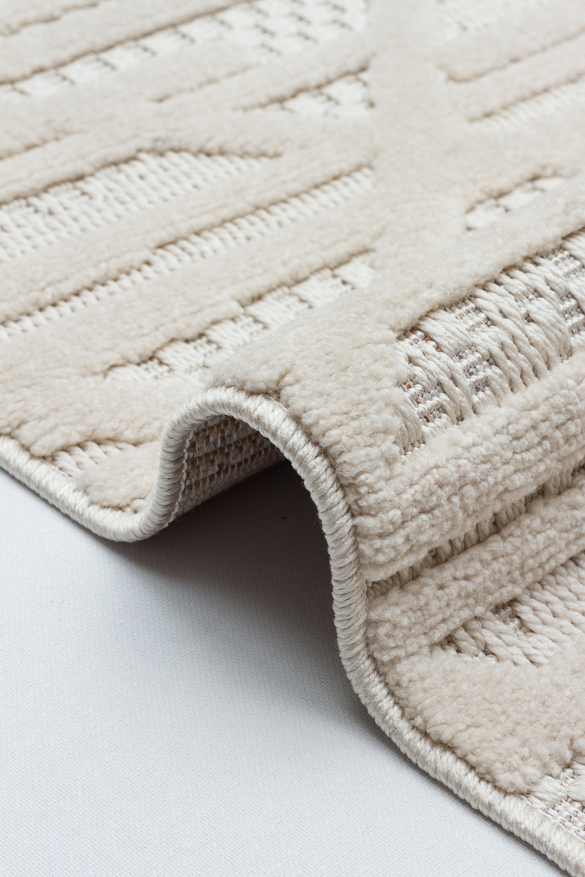 MİLAS C8-BEJ Kabartmalı Modern Geometrik Desenli Salon Koridor Mutfak Halısı