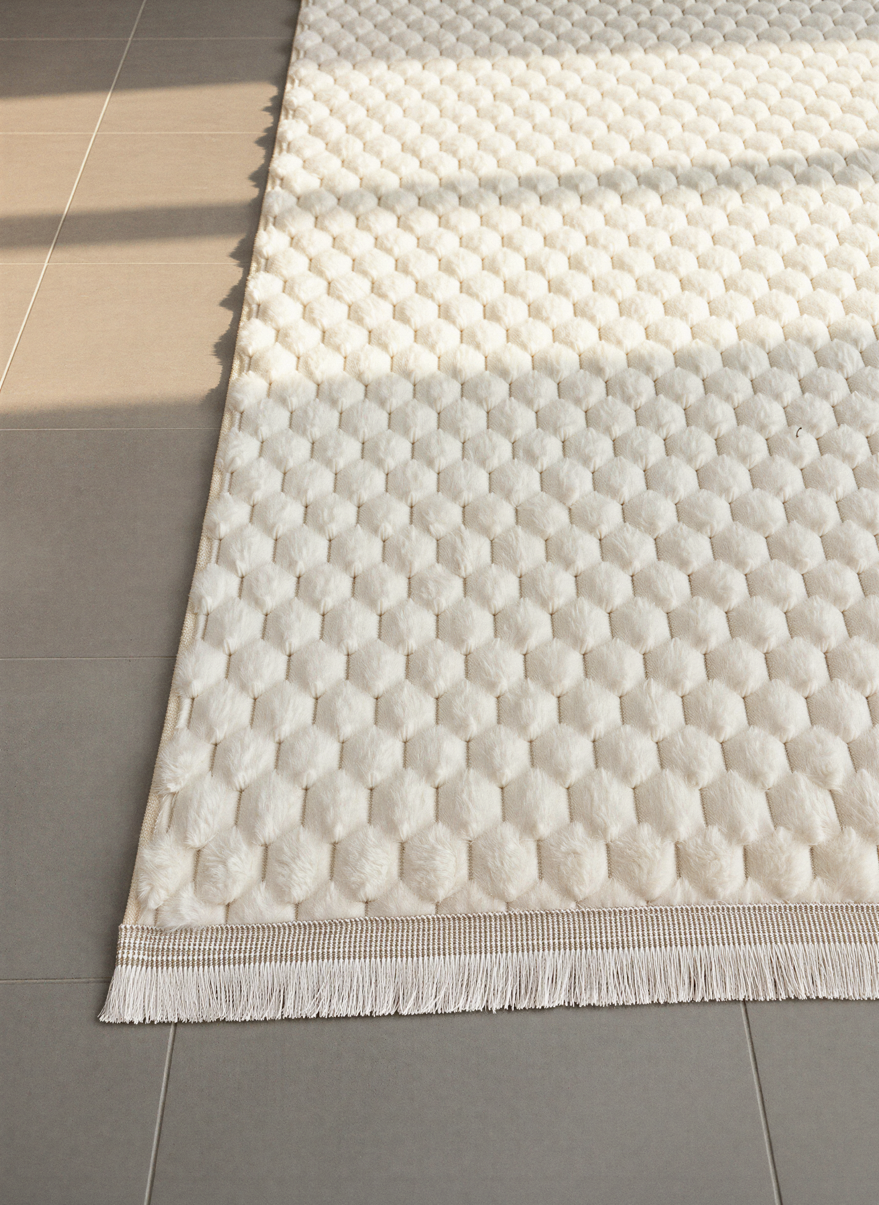 TAVŞAN PETEK KREM - Kaymaz Deri Taban Tavşan Shaggy Yatak Odası Oturma Odası Çocuk Odası Halısı