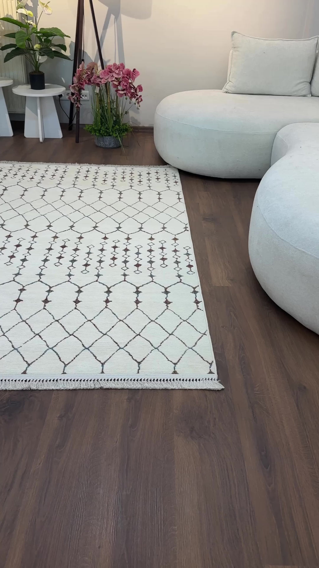 ŞÖNİL MODERN-KREM Makinede Yıkanabilir İskandinav Desenli Salon Koridor Mutfak Şönil Dokuma Halı