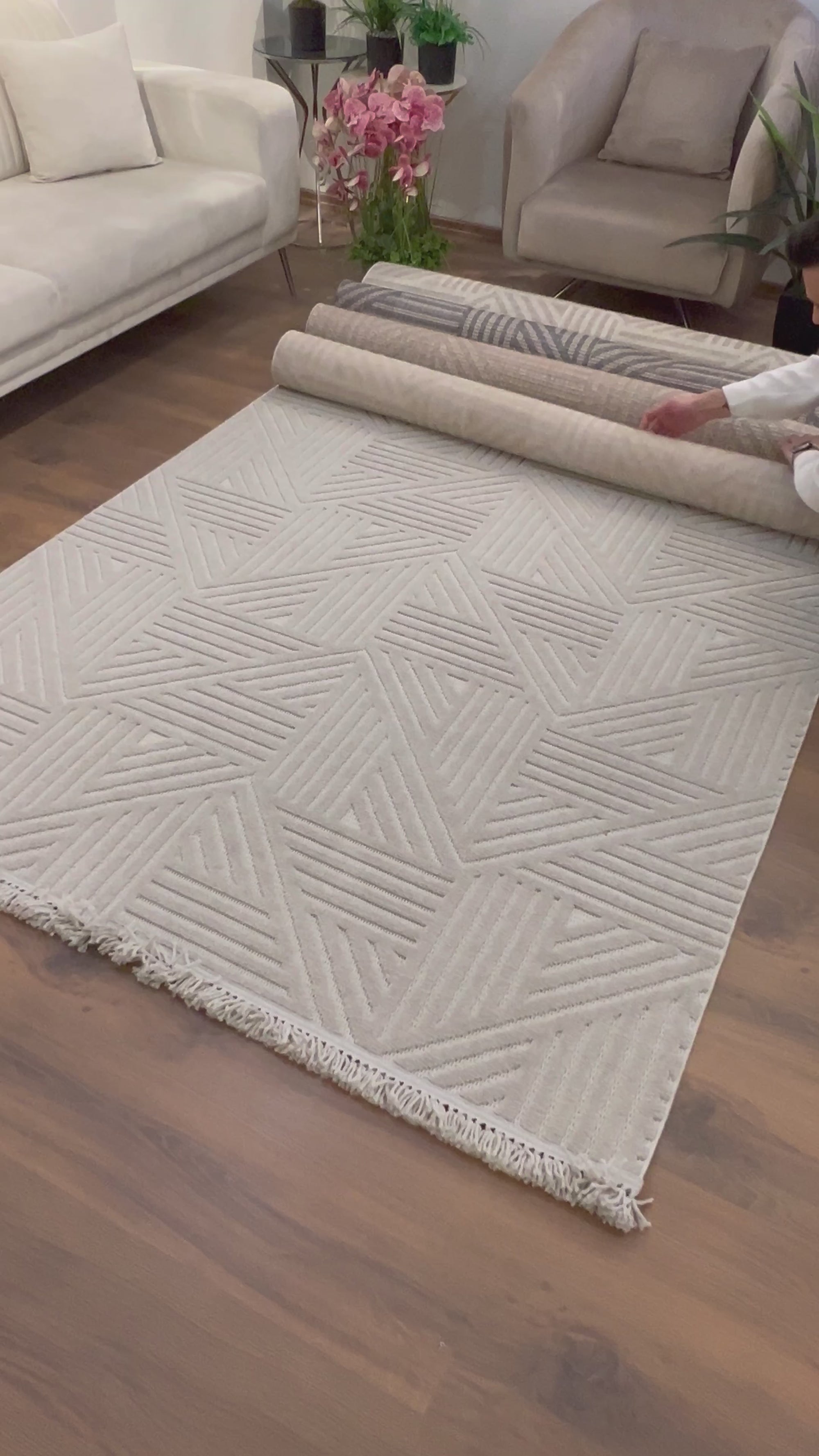 MİLAS C12-KREM Kabartmalı Modern Geometrik Desenli Salon Koridor Mutfak Halısı